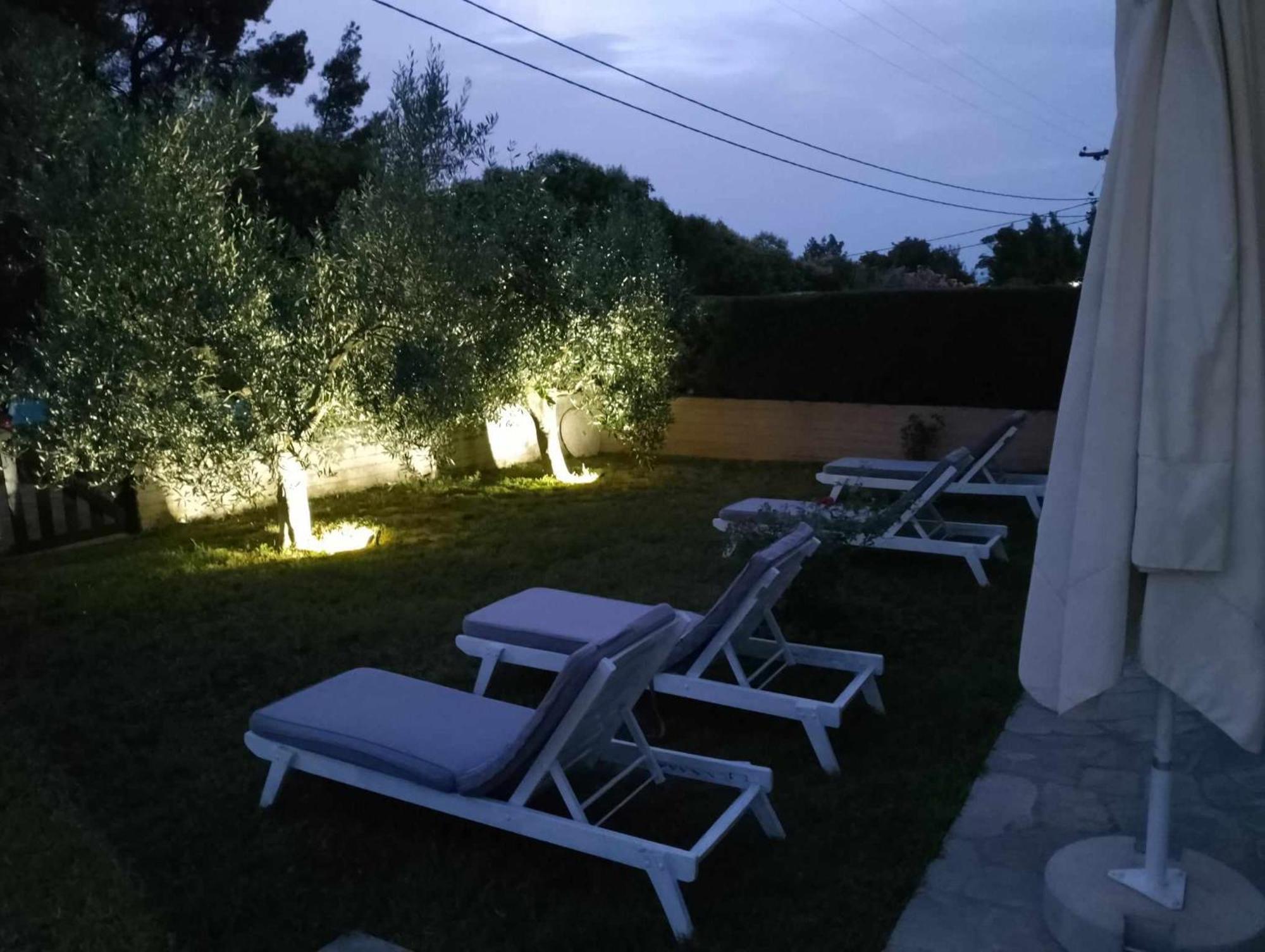 Alexandra'S Garden Apartment Paliouri Ngoại thất bức ảnh